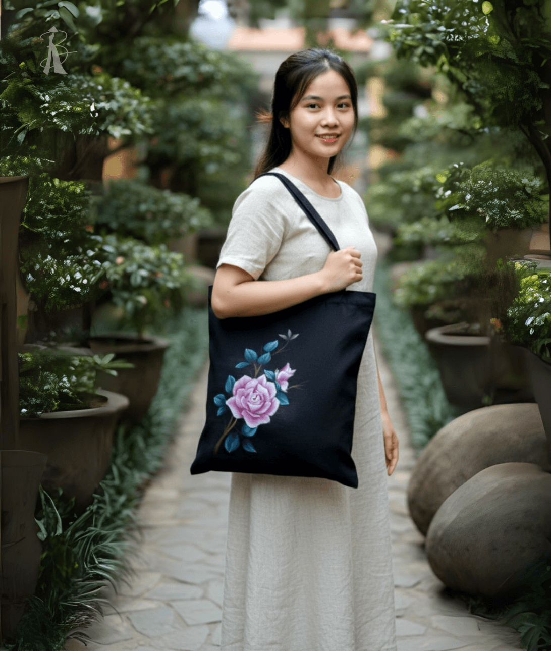 Túi vải bố đen vẽ tay hoa hồng Túi vải bố đen vẽ tay hoa hồng